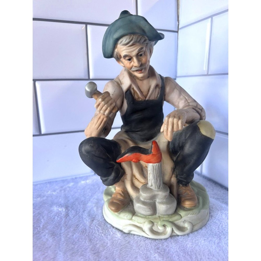 Rare Vintage Old Man shoemaker Flambro Fine porcelain figurine 8’ Cobbler 1970’s